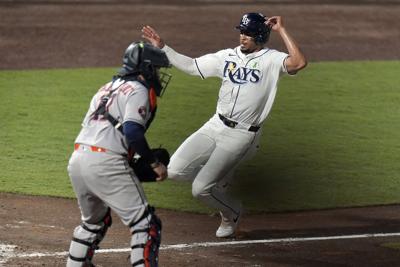 Taylor Walls hits sacrifice fly in 9th as Rays rally to beat Astros 3-2