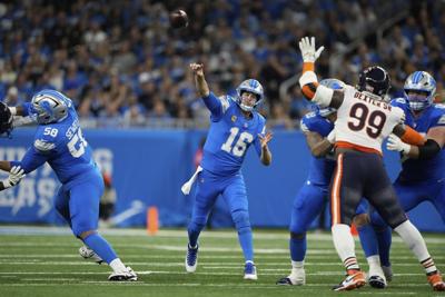 Goff throws 5 TDs, 3 to St. Brown, and Lions bounce back with 52-21 win over Ben Johnson-led Bears