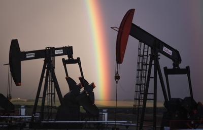 Alberta_pumpjacks.JPG