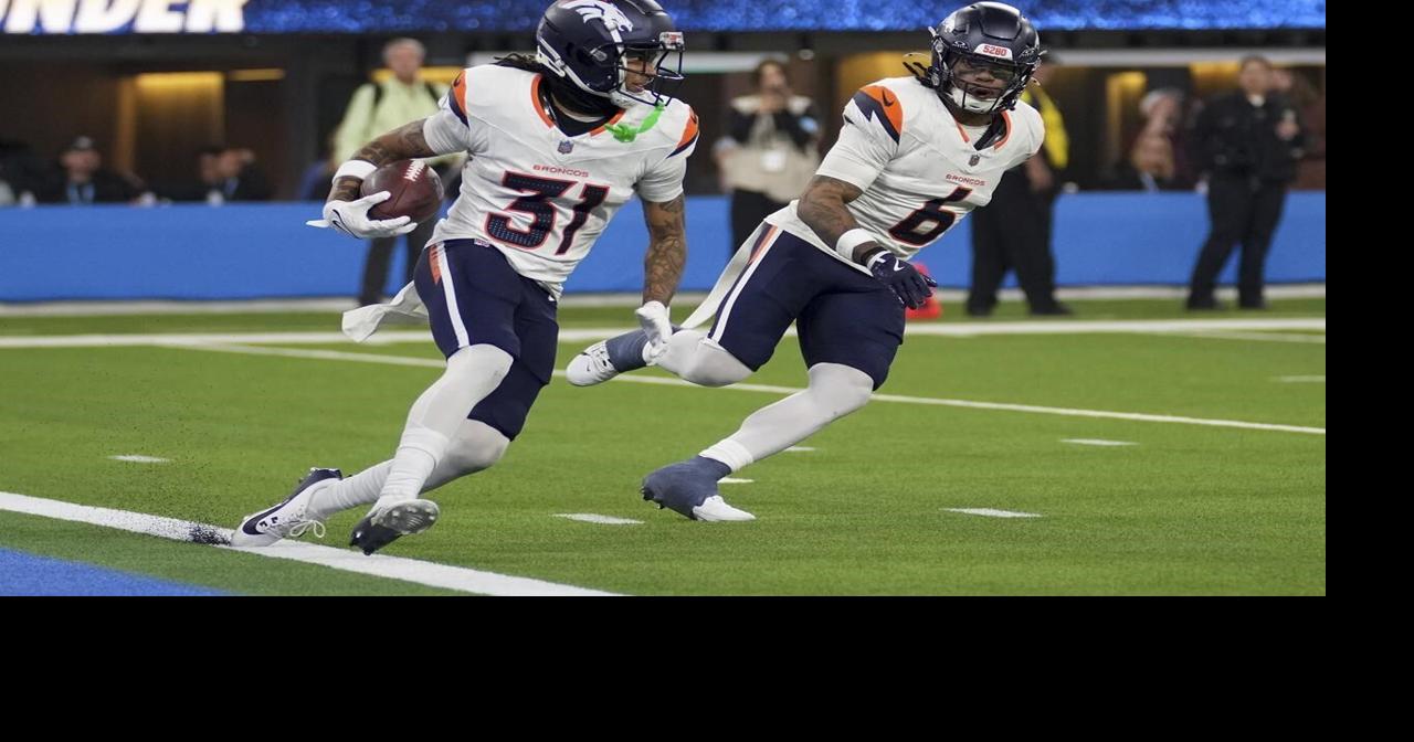 Broncos start strong, but blow a late lead and fail to clinch a playoff berth in a tough defeat
