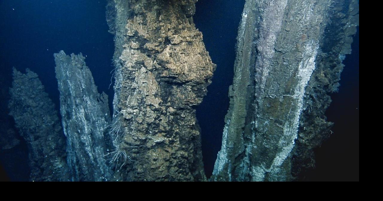 A deep-sea eruption is expected off Vancouver Island after 200 earthquakes in one hour