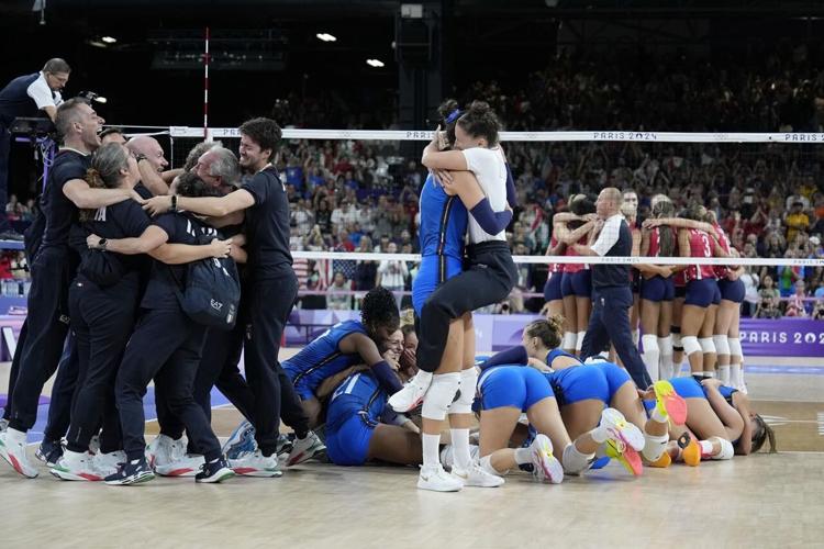 Italy beats defending champion US for gold in women's volleyball at