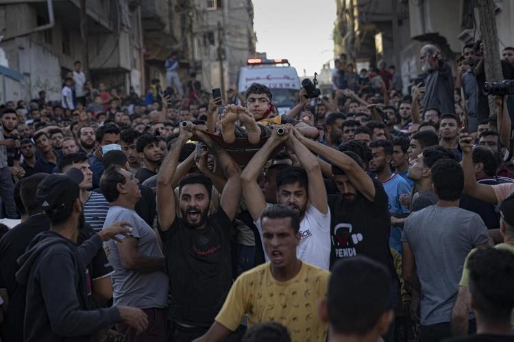 Egypt's border crossing opens to let a trickle of desperately needed ...
