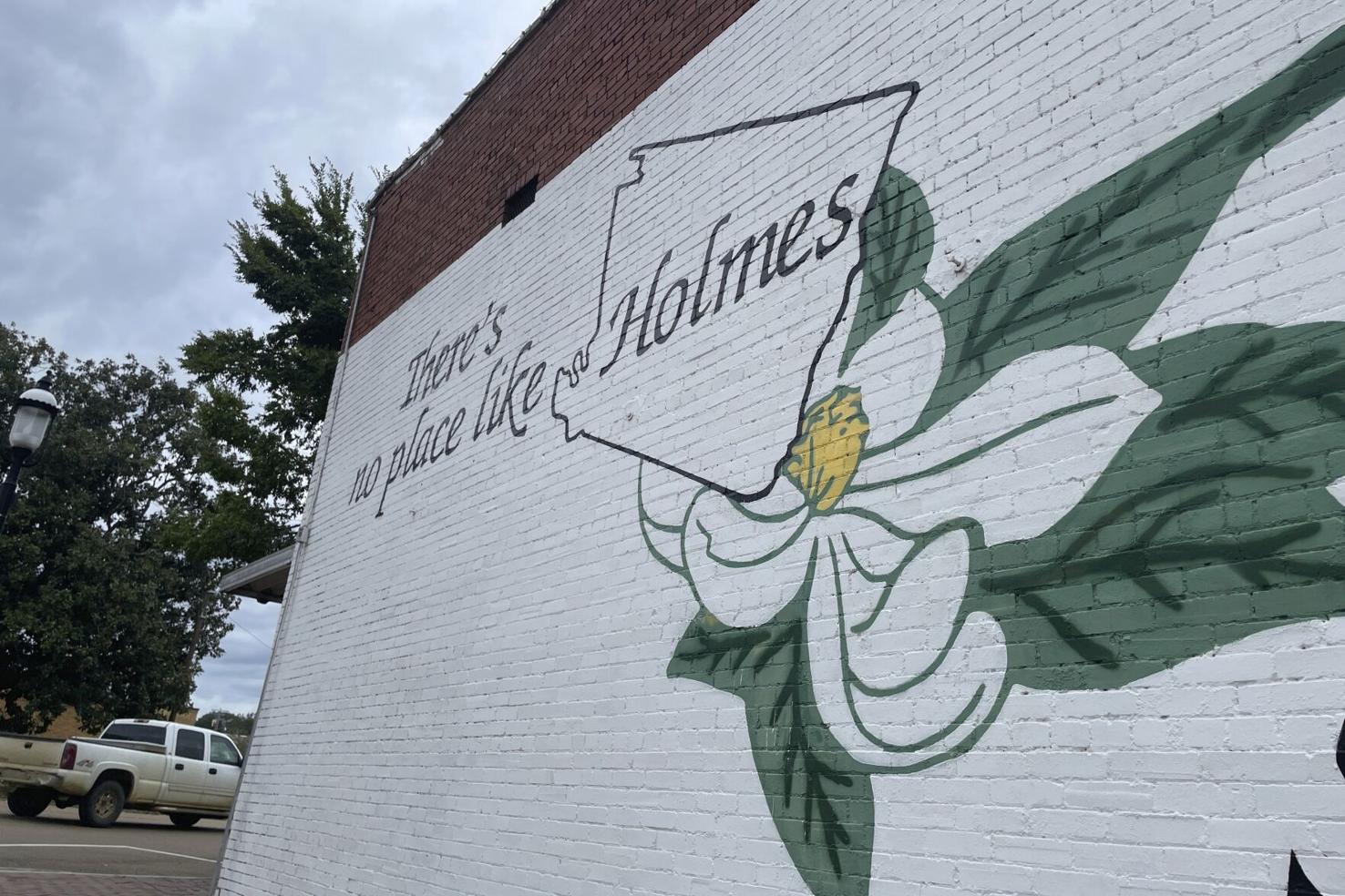 3 killed and 8 injured by gunfire following a Mississippi school's