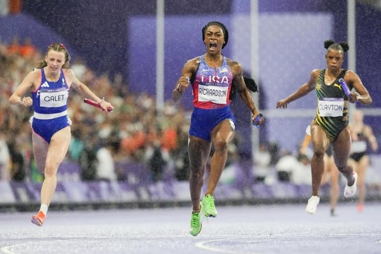Sha’Carri Richardson rallies US women in Olympic 4x100 while men shut Sha’Carri Richardson rallies US women in Olympic 4x100 while men shut