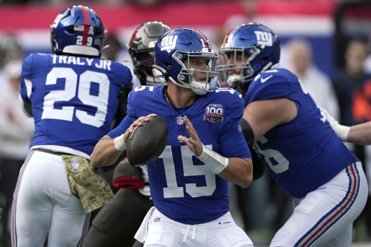 Baker Mayfield mocks Tommy DeVito's celebration as the Bucs embarrass