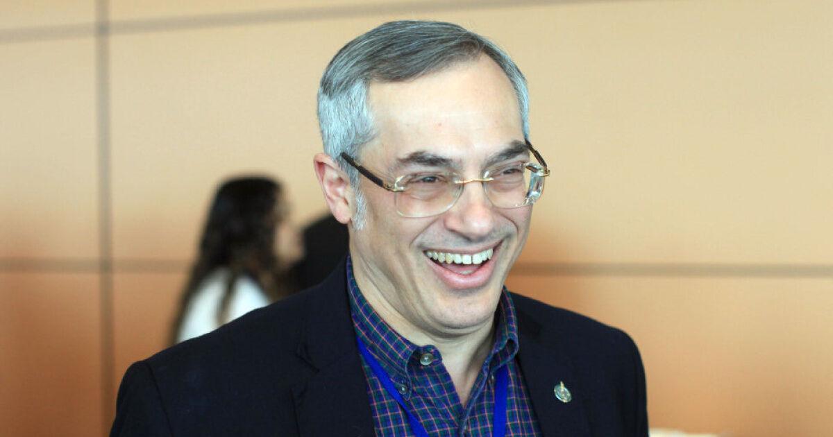 Tony Clement to enter Tory race