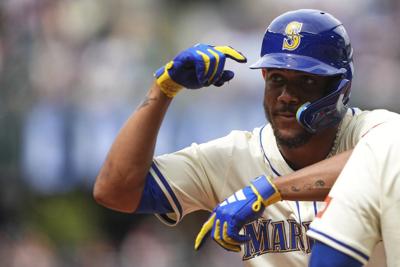Julio Rodriguez homers for fourth straight 20-20 season as Mariners beat Rangers