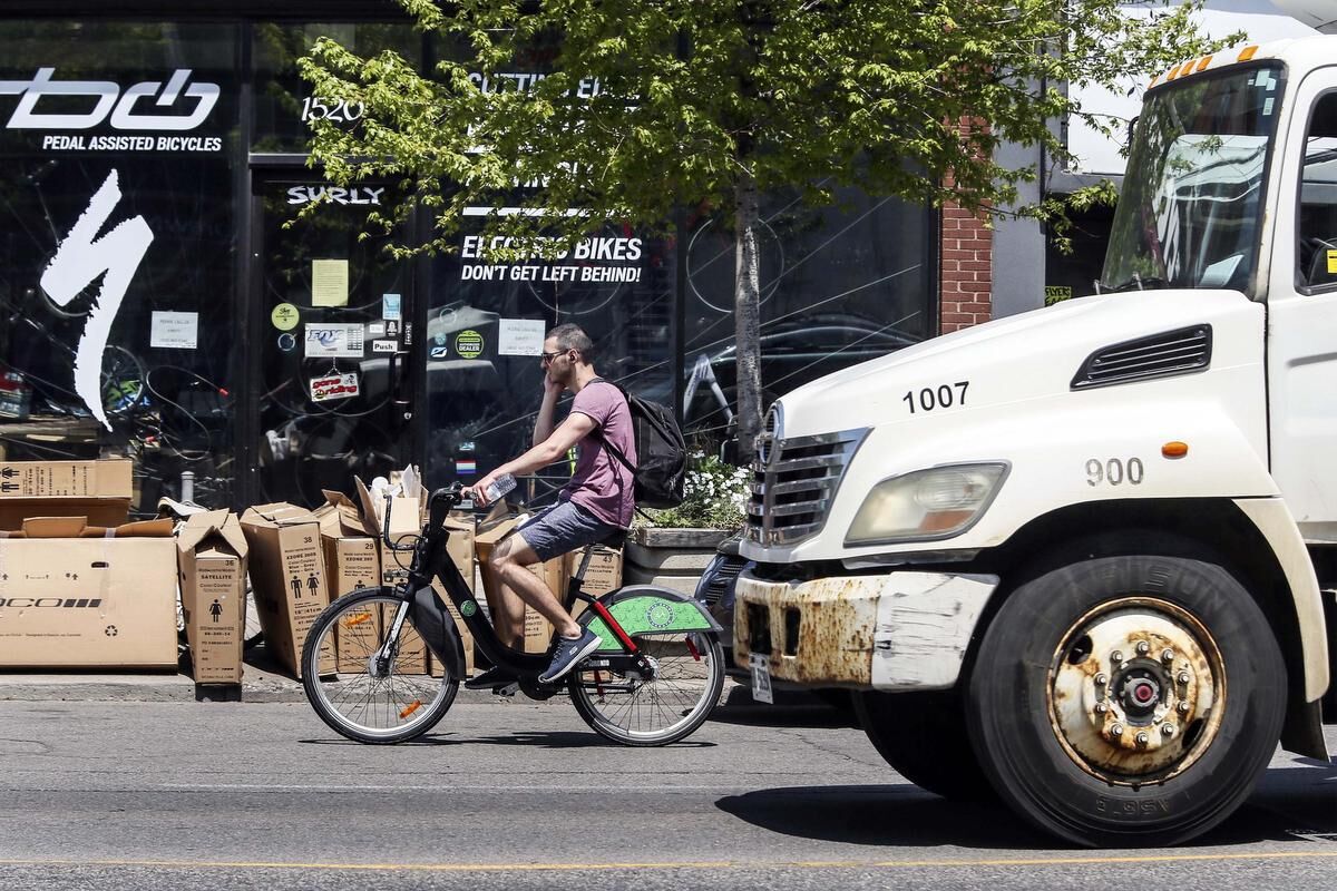 City proposes rapid bike network expansion with new lanes on Bloor