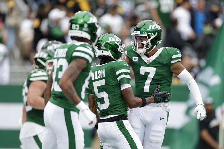 Garrett Wilson says Justin Fields isn't done showing what he can do after his impressive Jets debut