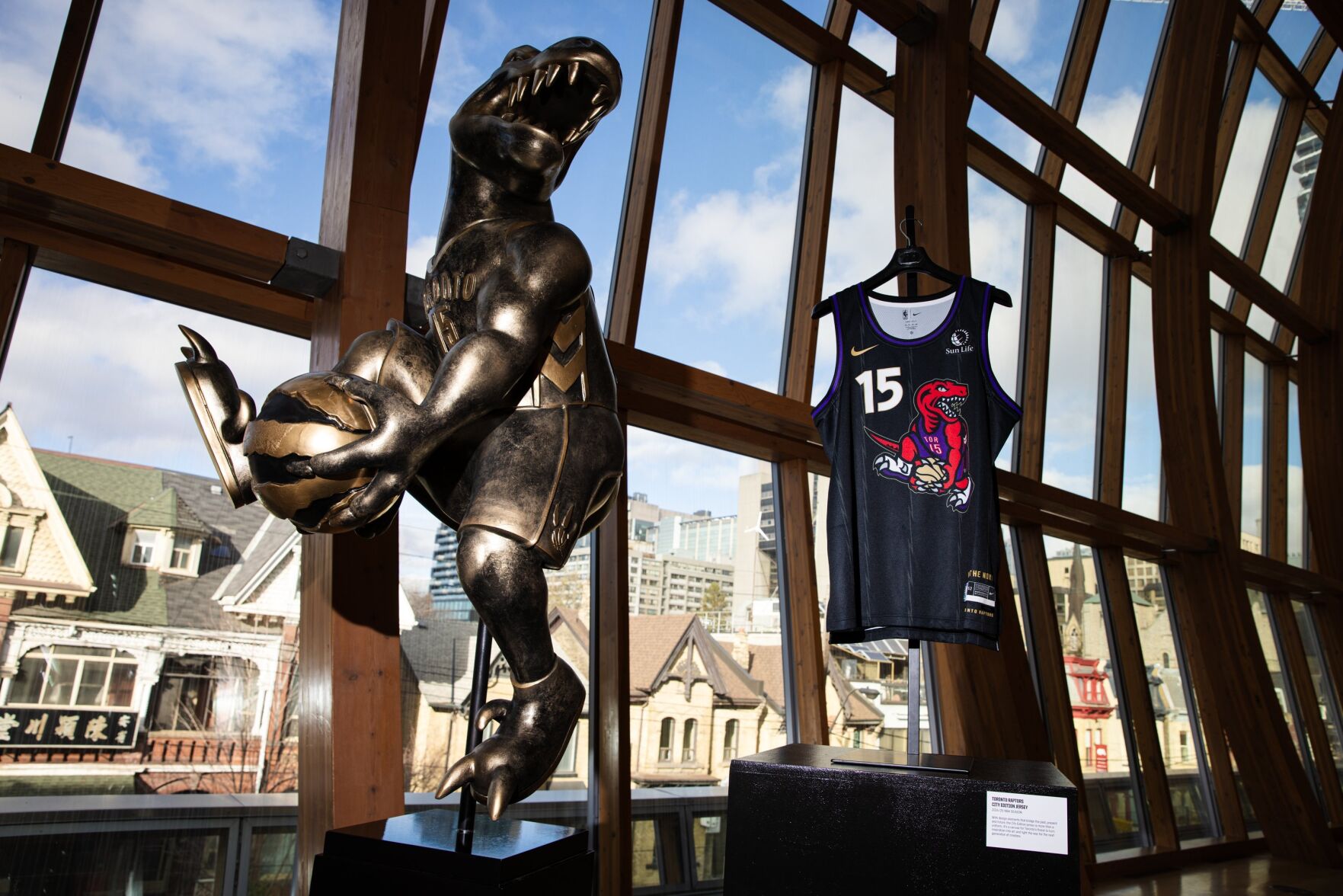 Behind the Raptors’ Vince Carter slam dunk jersey design