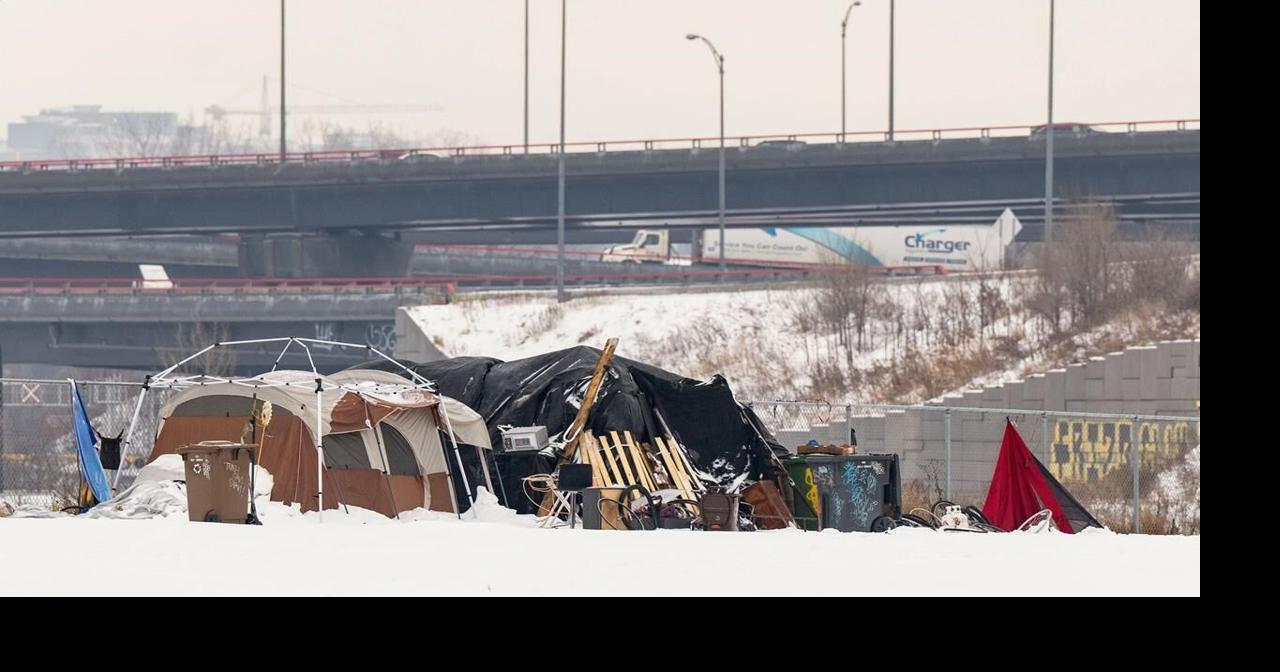 Workers helping the homeless in Montreal feel powerless as crisis deepens