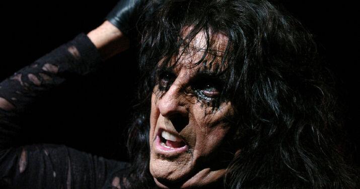 Which musical legend should play Conan’s Toronto show?