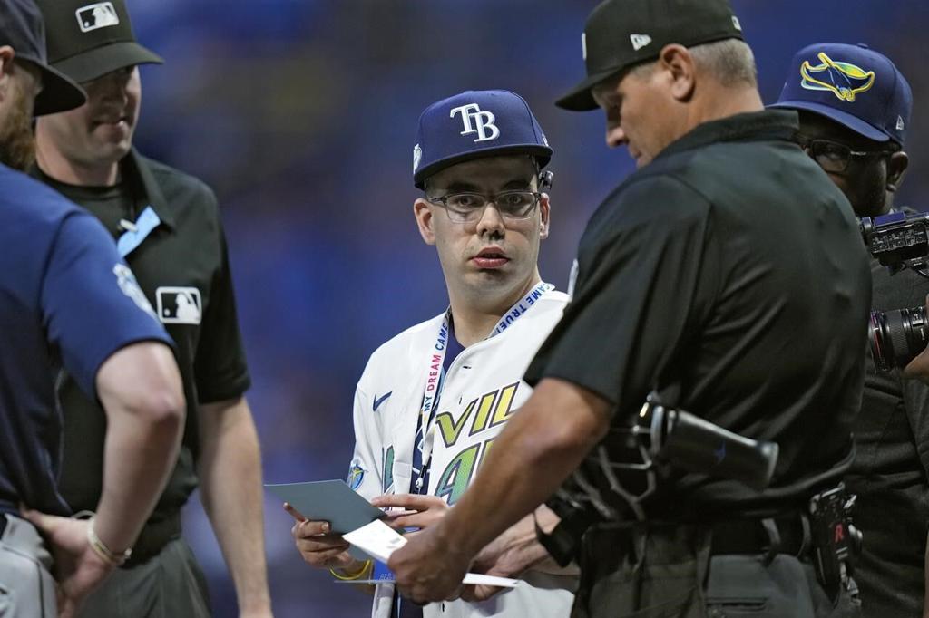 Pinto and Ramírez hit two-run homers in the 7th as the Rays rally