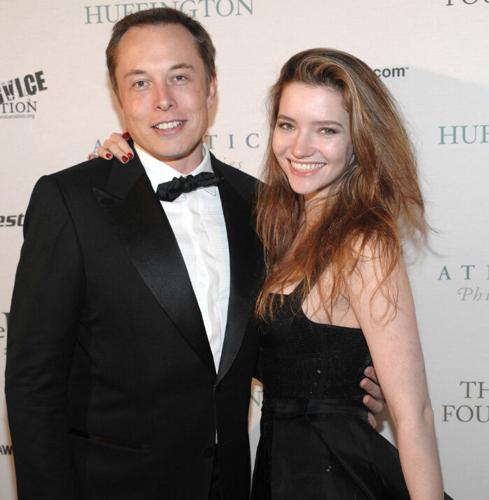 Justine Musk blogs about divorcing billionaire Elon Musk