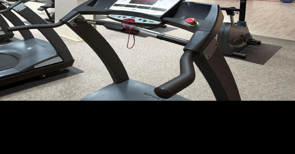 Top civil servants lose their perks