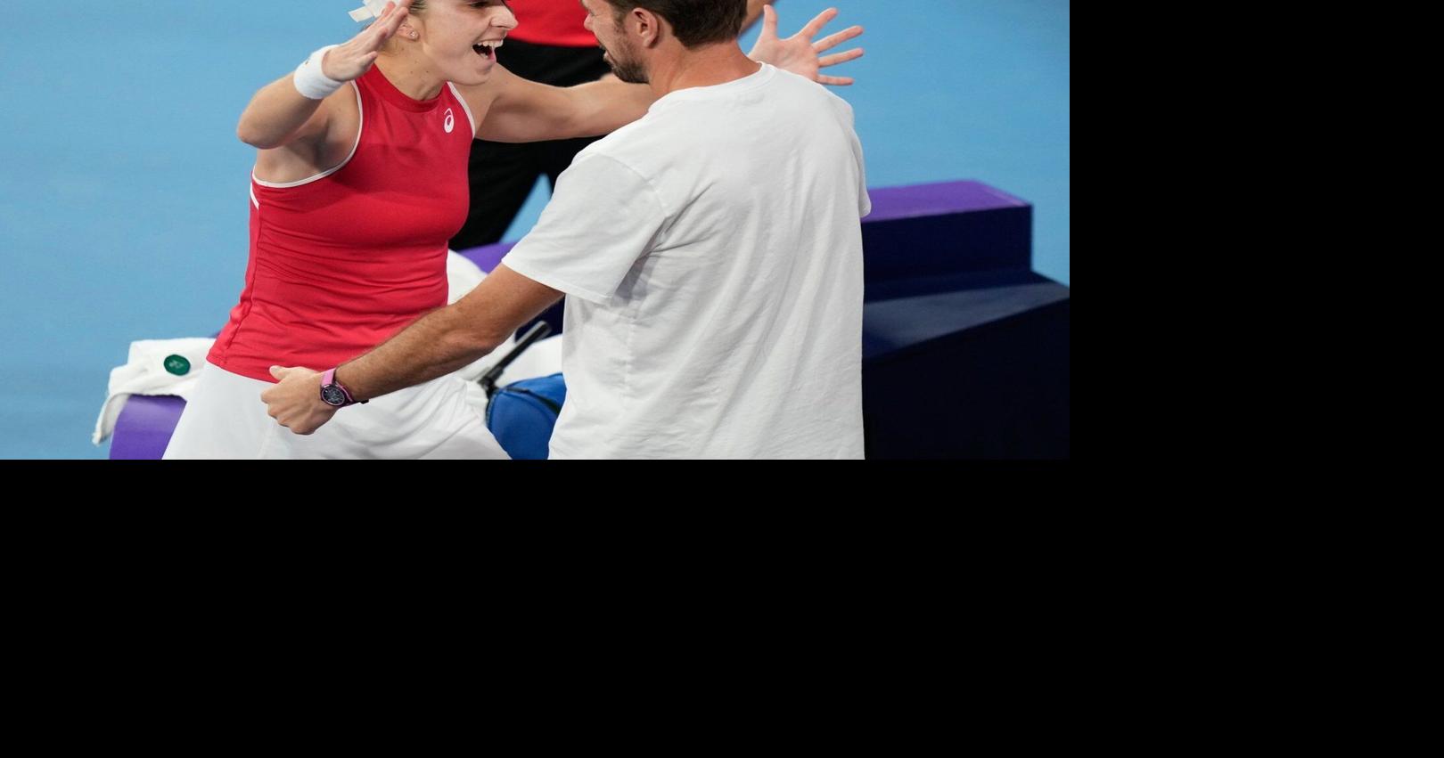 Bencic rallies past Swiatek to give Switzerland lead in United Cup final