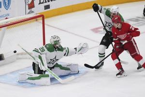 Red Wings beat Stars 6-4, giving coach Peter DeBoer a 6-game losing streak for 1st time in Dallas