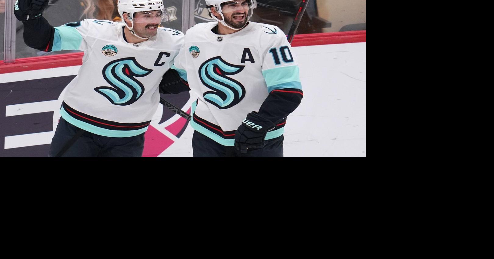 ‘When the group chat’s going, that’s a good sign’: NHLers talk locker-room vibes