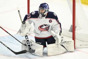 Greaves stops 29 shots for his 2nd shutout in 3 games, Blue Jackets beat Flyers 3-0