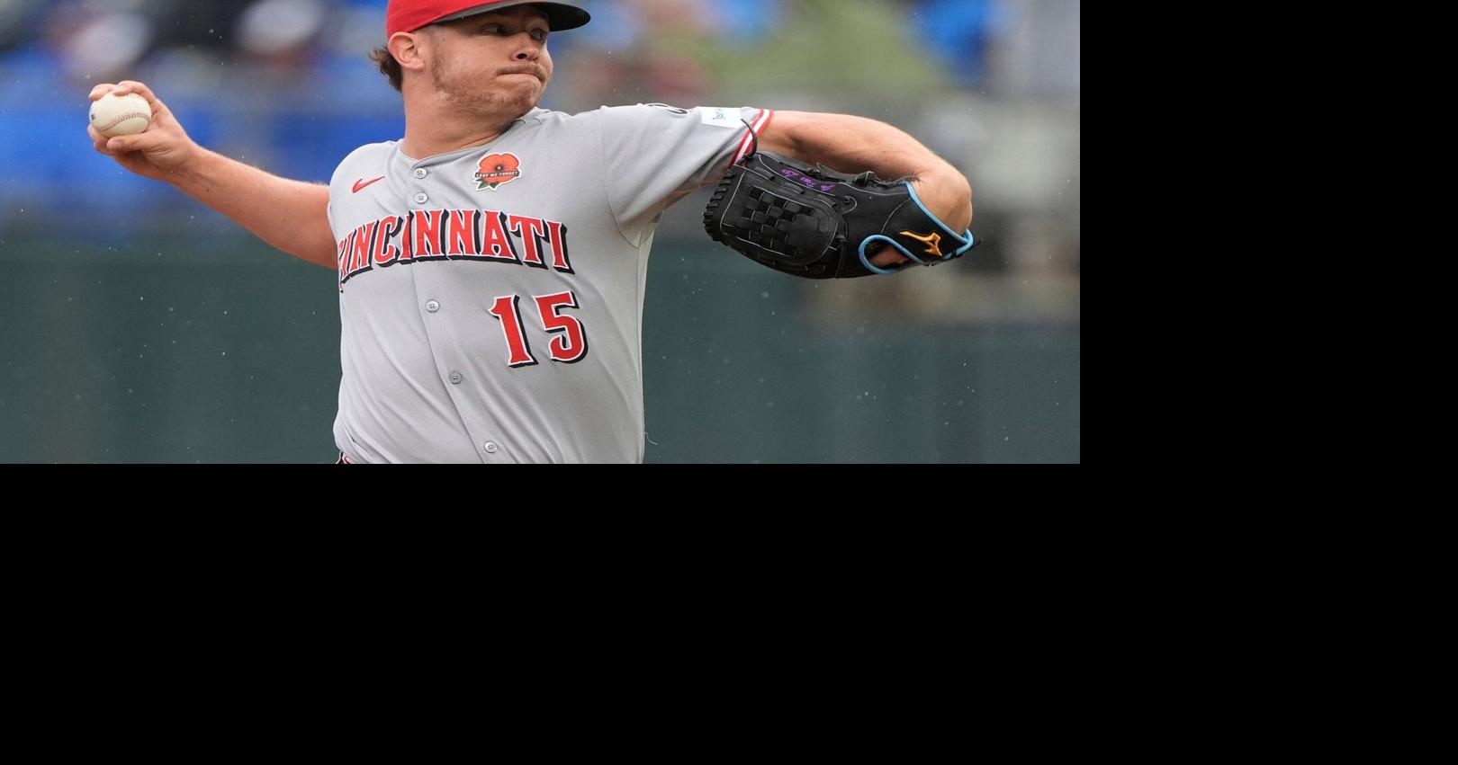 Emilio Pagán glad to be back with Cincinnati with $20 million, 2-year deal