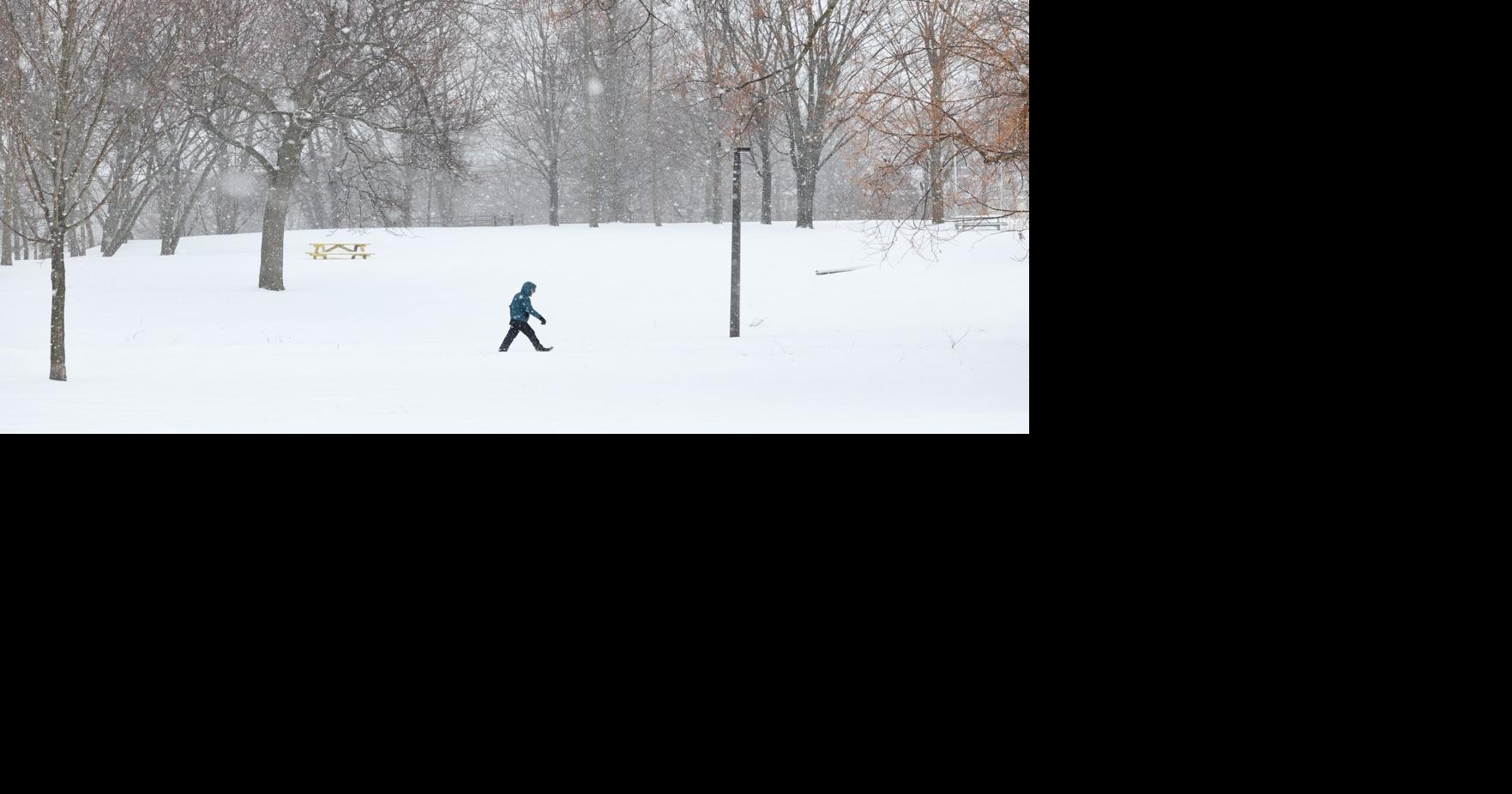 Winter storm recap: Toronto remains under yellow weather warning for freezing rain; 80 collisions reported amid snow; TTC buses detouring