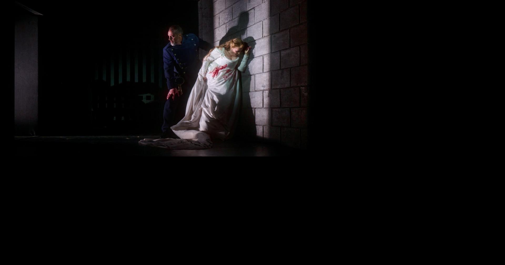 COC's double bill of ‘Bluebeard's Castle/Erwartung’ is a Robert Lepage doozy, dripping with blood