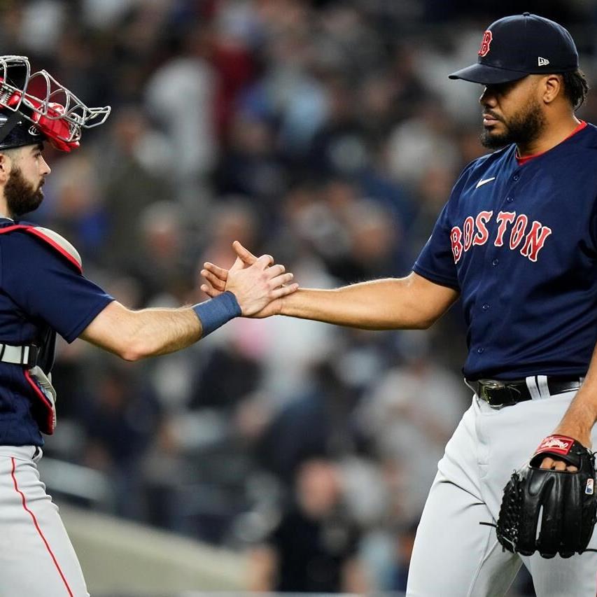 Whitlock shuts down Yankees, Devers and Hernandez go deep as Red Sox win  3-1