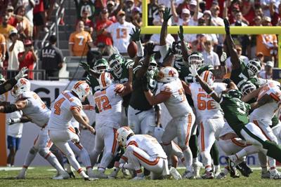 Jets come close again, but fall to 0-3 after allowing a field goal as time expires in loss to Bucs