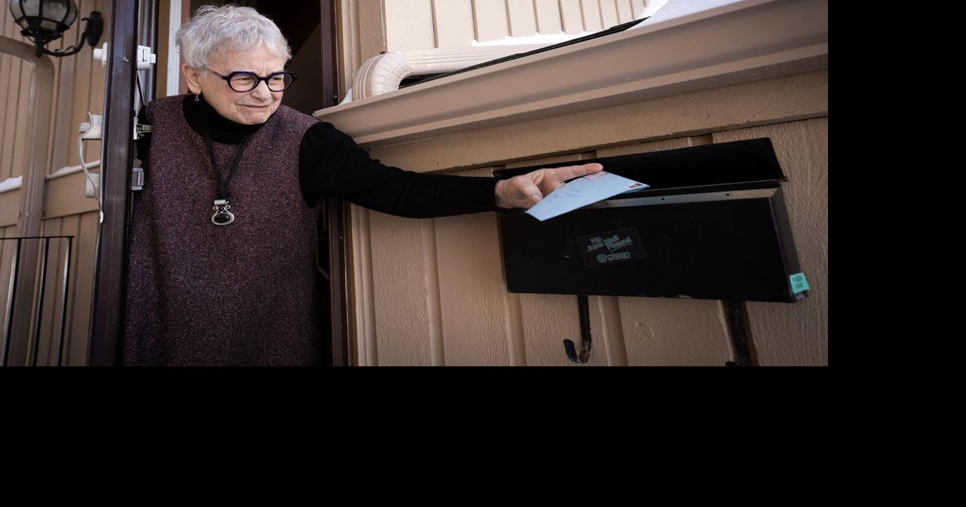 Advocate says end of door-to-door mail delivery will be 'isolating' for seniors