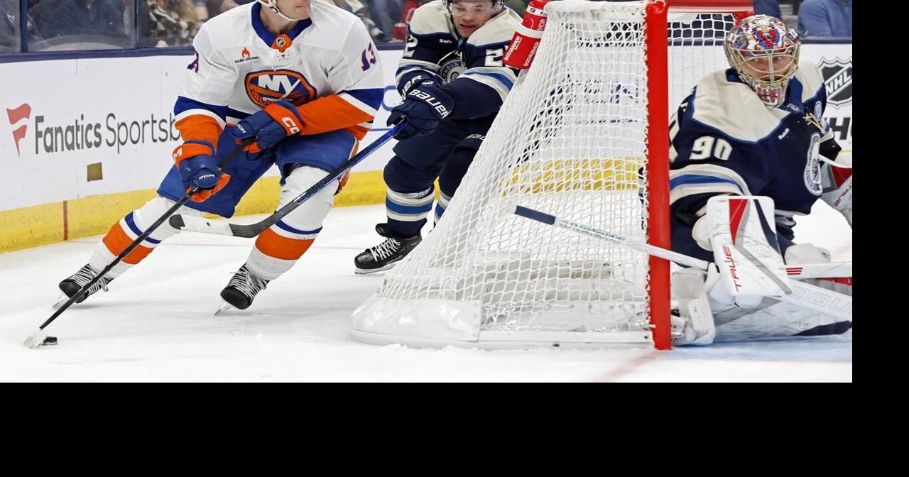 Islanders center Mat Barzal returns to Long Island to get an upper-body injury evaluated