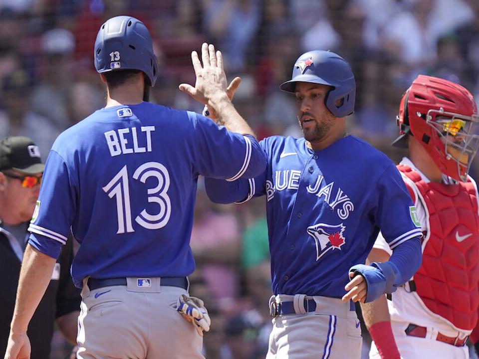 Blue Jays same-game parlay predictions vs. Phillies Aug. 15: Bet on Toronto  and the under