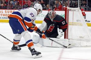 Kochetkov's first shutout of season lifts Hurricanes past Islanders 4-0