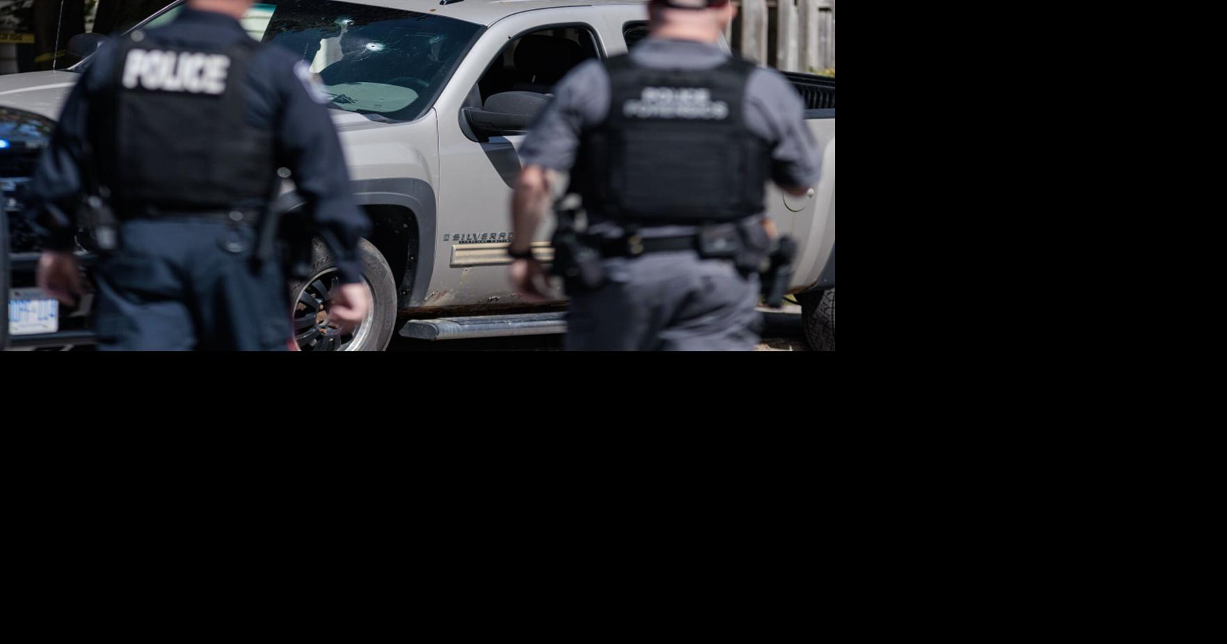 贝尔维尔犹太教堂枪击事件回顾：警方确认嫌疑人身份，警官受伤；里面的一名目击者回忆说，子弹打碎了玻璃