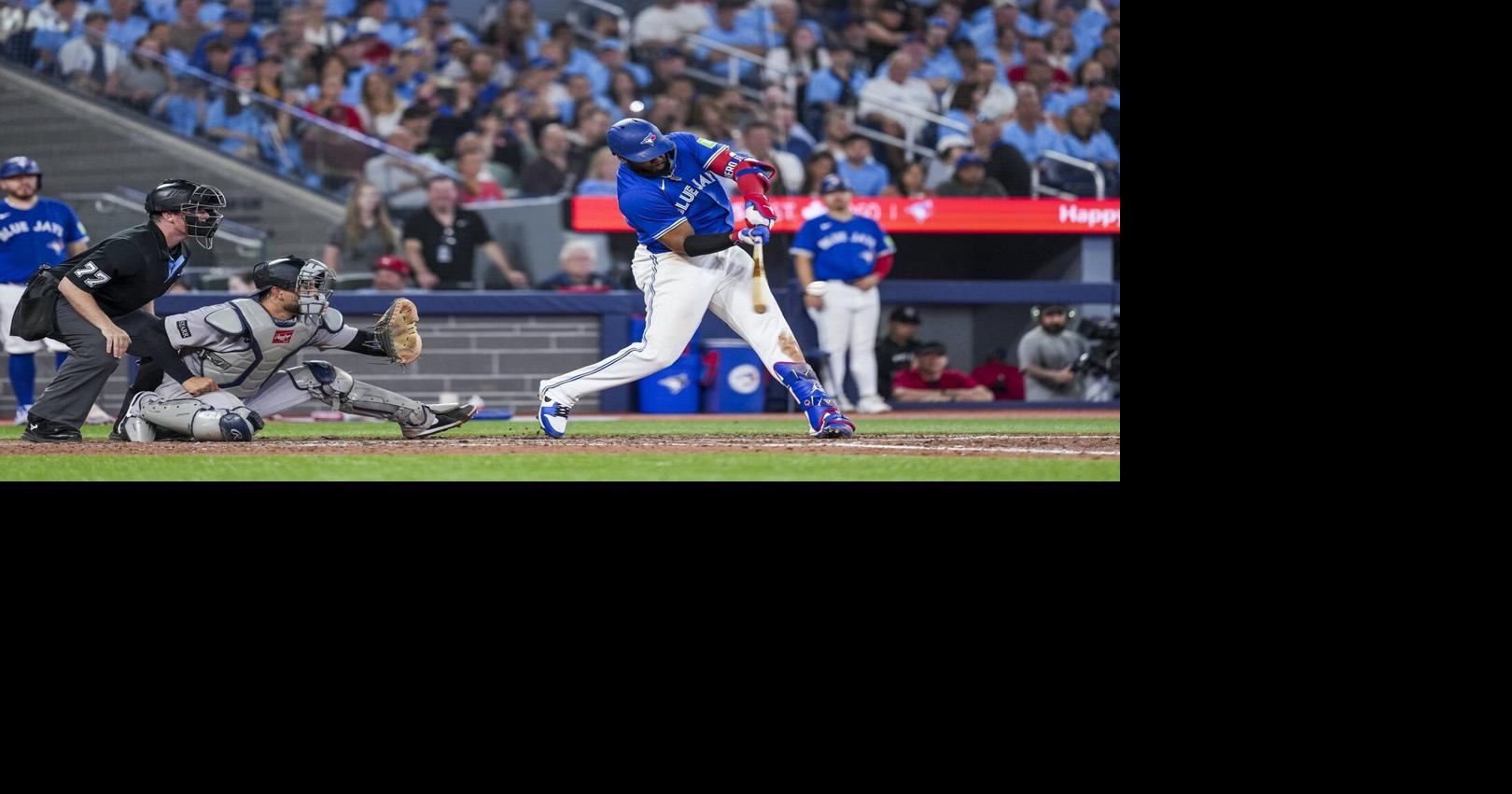Blue Jays score 4 times in sixth-inning rally to edge Yankees 5-4