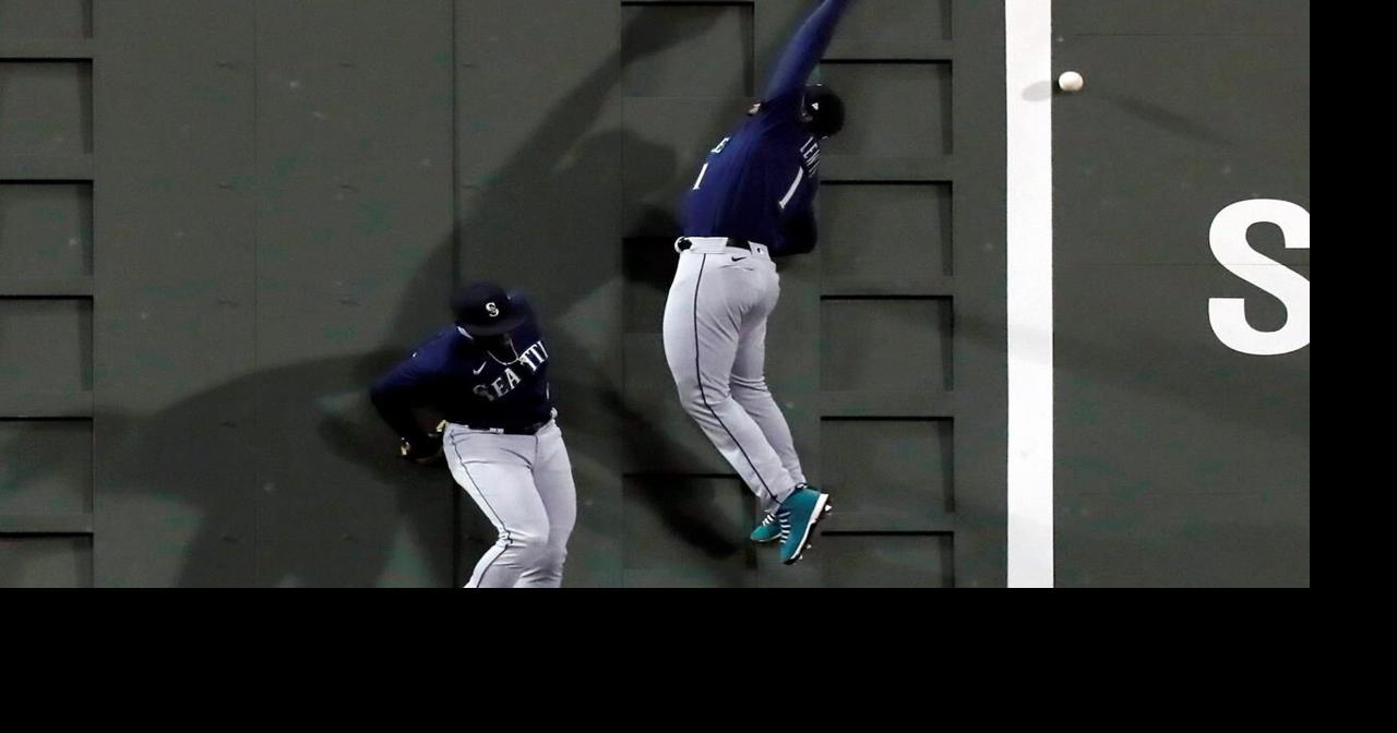Mariners rally with 4-run 10th, beat Red Sox 7-3 on 3 hits