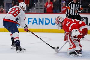 NHL scores: Patrick Kane becomes highest-scoring US-born player during Red Wings' shootout loss to Capitals
