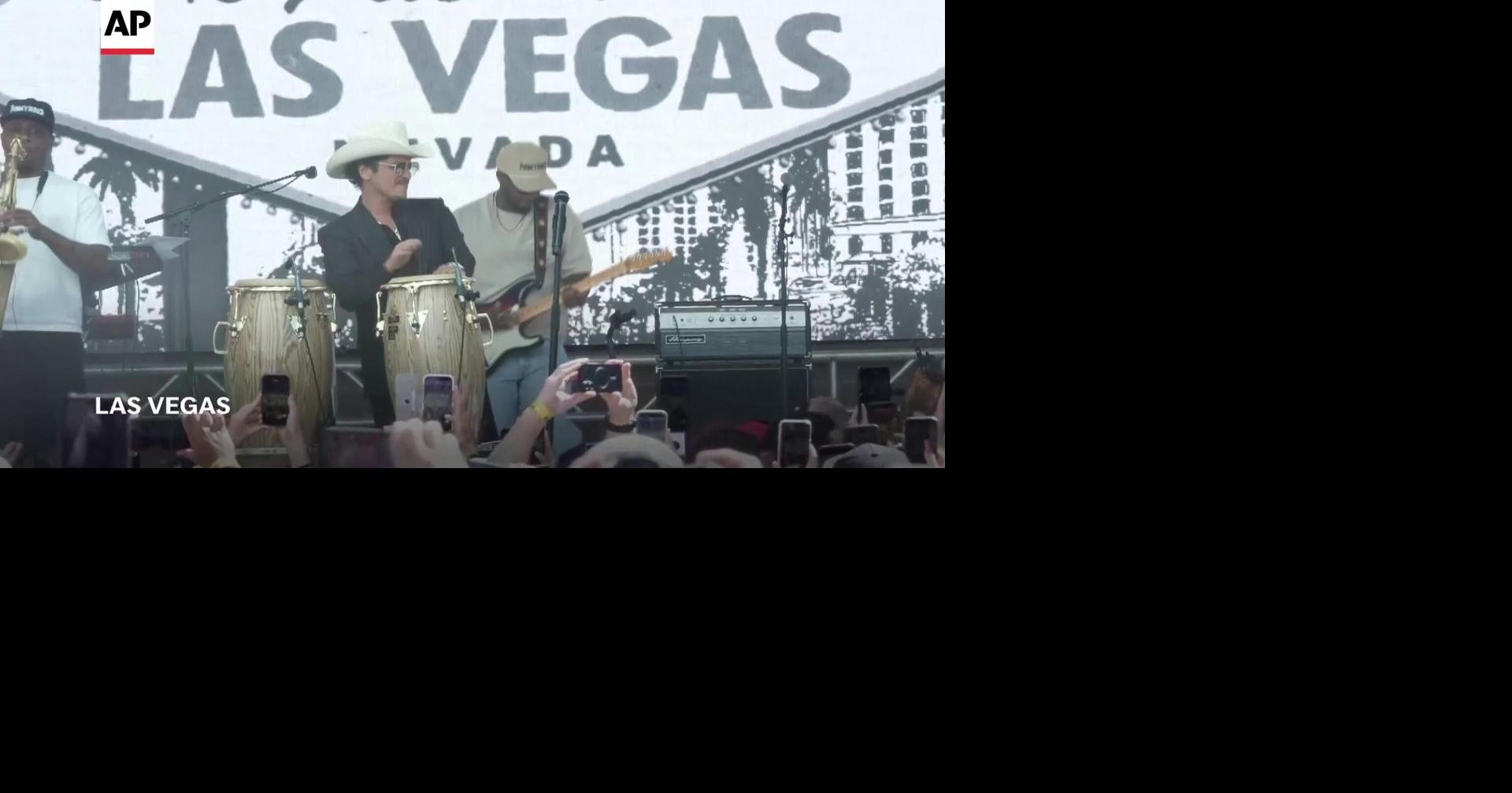 'New king of Las Vegas' is celebrated with Strip parade