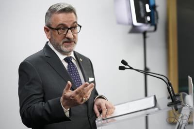Paul Calandra kris rushowy.JPG