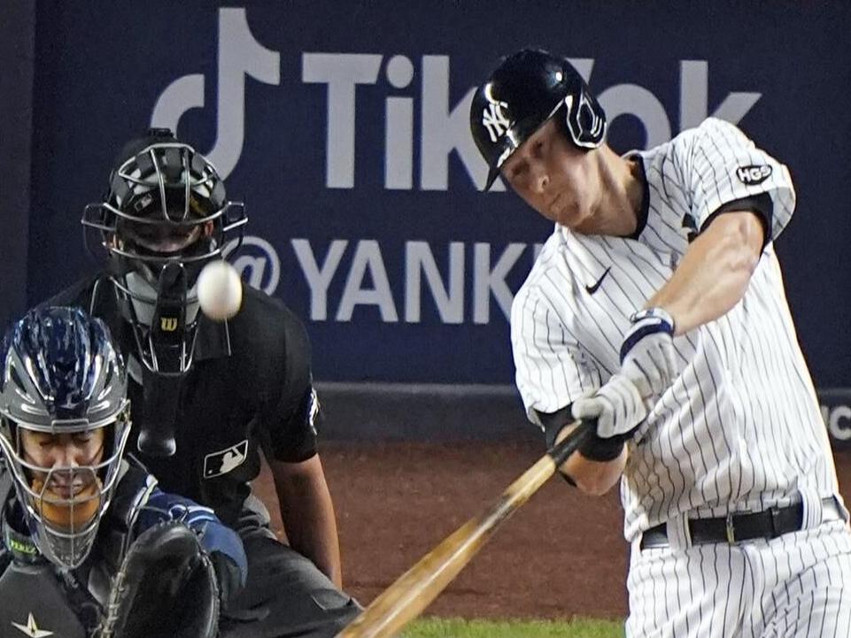 LeMahieu, Soto batting champs in shortest season in century