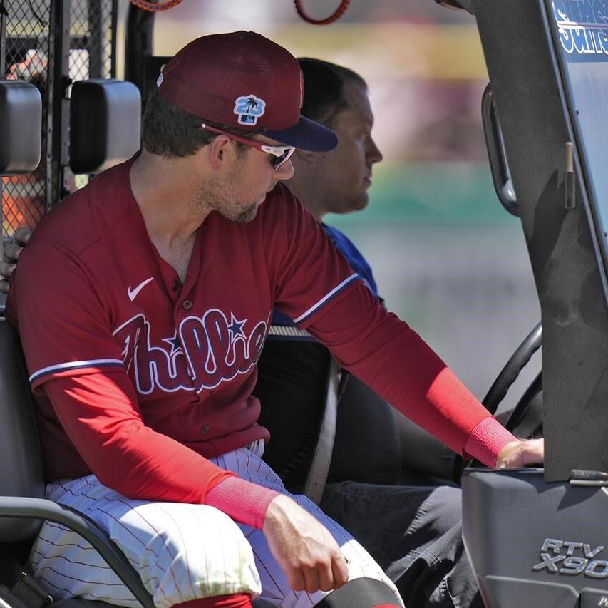 Phillies' Rhys Hoskins taken off field with left knee injury - WHYY