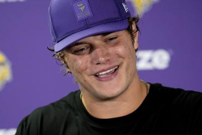 Vikings QB McCarthy misses practice to join his fiancée for the birth of their son