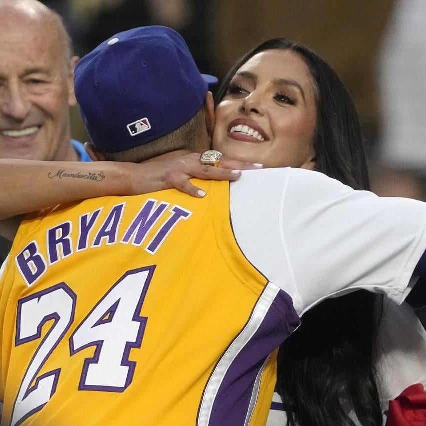 Kobe's daughter Natalia tosses first pitch on Lakers Night at Dodger  Stadium - ESPN