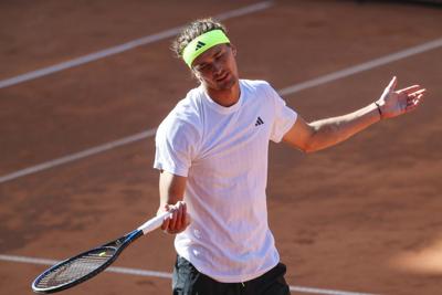 Alexander Zverev says lightning struck his flight to Paris for the French Open