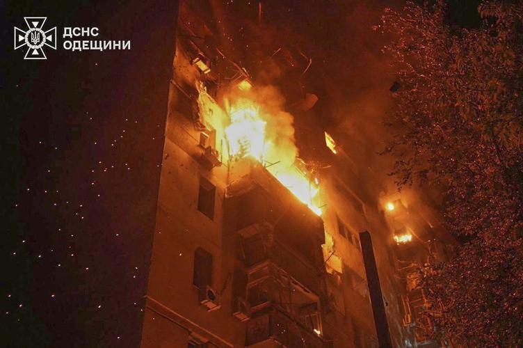 Russia pounds Ukraine with over 300 drones, killing 1 in Odesa