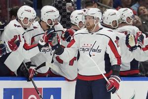 T.J. Oshie departs Capitals' 5-3 win over Lightning with non-contact injury