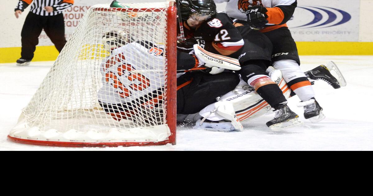 WHL Memorial Cup host Saskatoon Blades swept