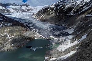 Swiss glaciers lose over 5% of ice volume in 2026 as heat waves, low winter snow accelerate thaw