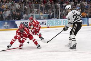 Blackhawks agree to terms with Ryan Greene on a 3-year contract