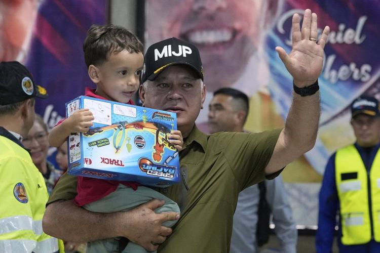Venezuela releases jailed Americans in deal that also frees migrants deported to El Salvador by US